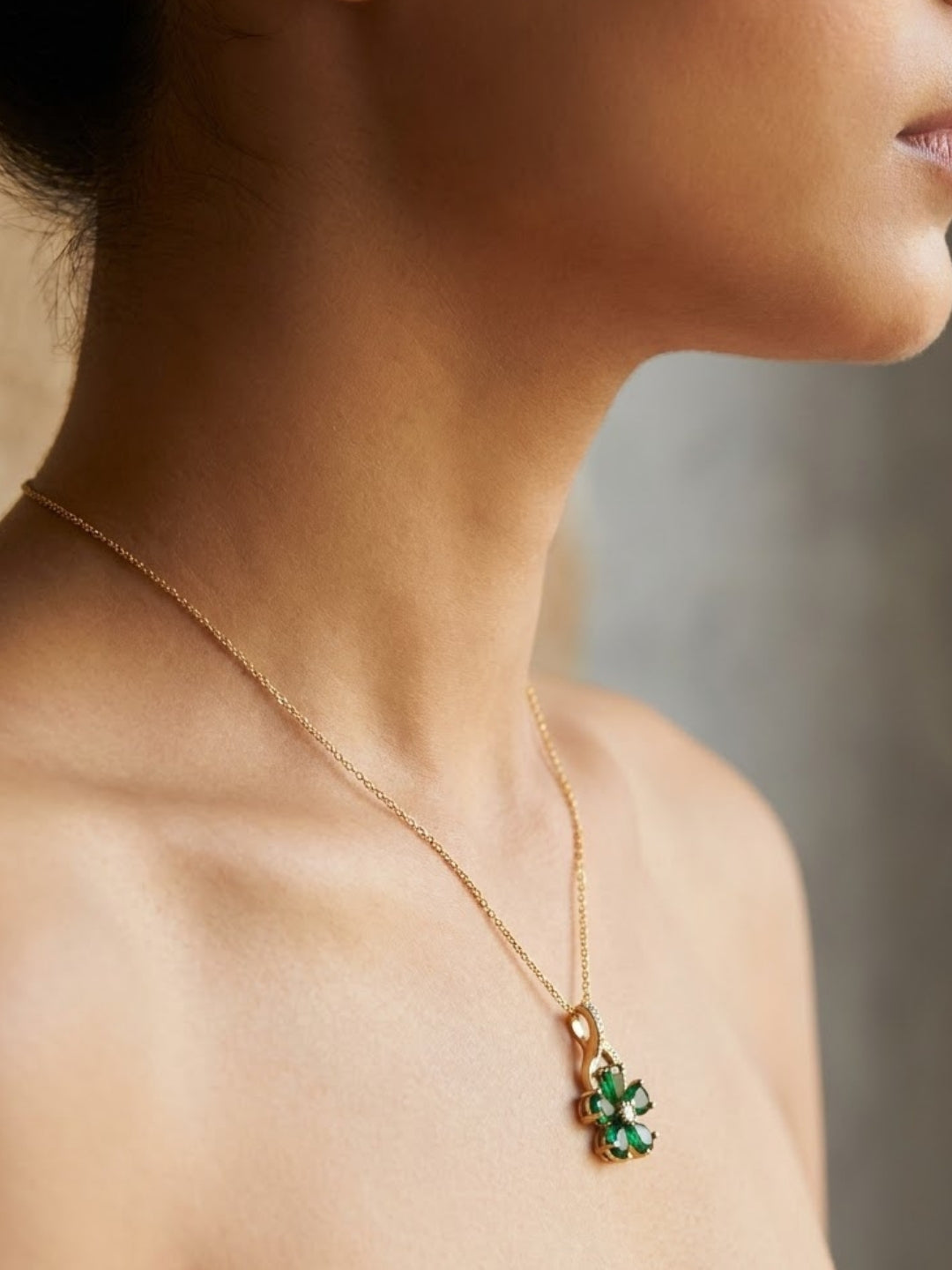 Emerald Clover Bloom Pendant Necklace