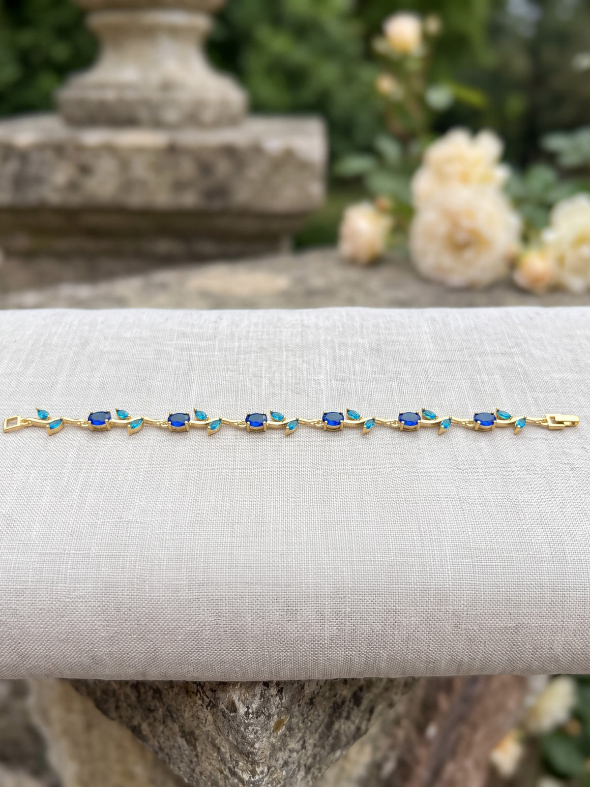 Tulip Love Sapphire Blue Bracelet
