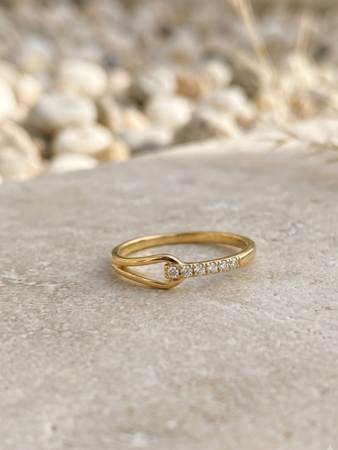 Mono Intertwined Wave Crystal Ring